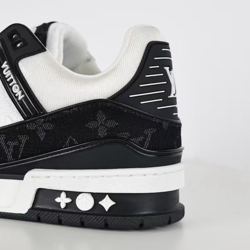 Louis Vuitton Trainer Noir & Blanc – Style Premium
