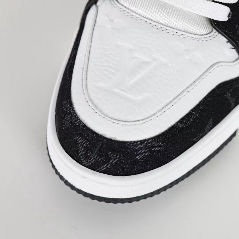 Louis Vuitton Trainer Noir & Blanc – Style Premium