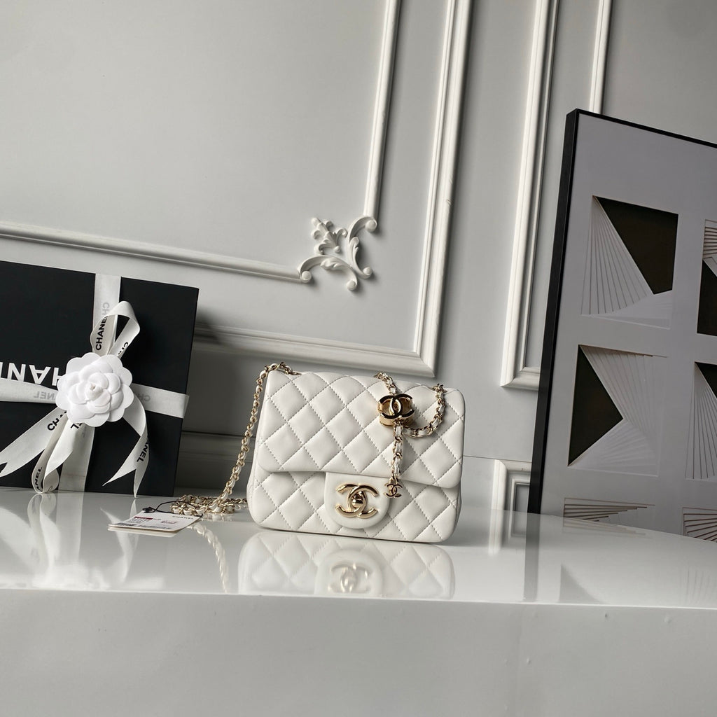 Mini Sac Chanel Matelassé Gold – Blanc & Rose Pastel