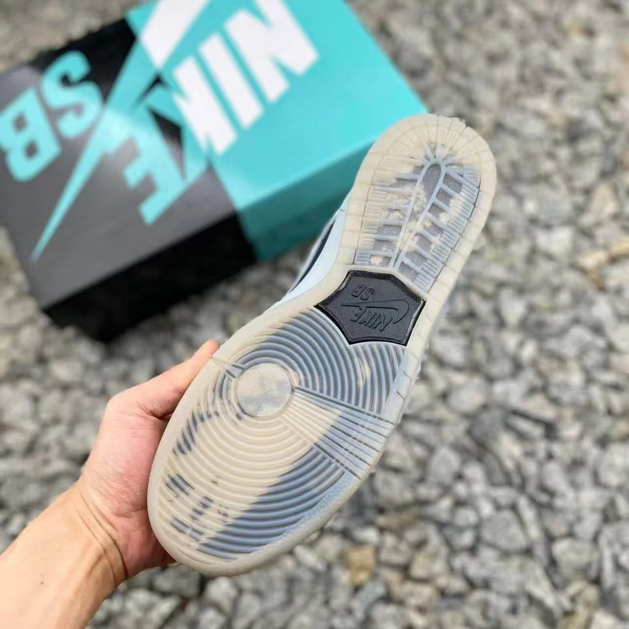 Nike SB Dunk Low Grey Shadow 🩶🖤