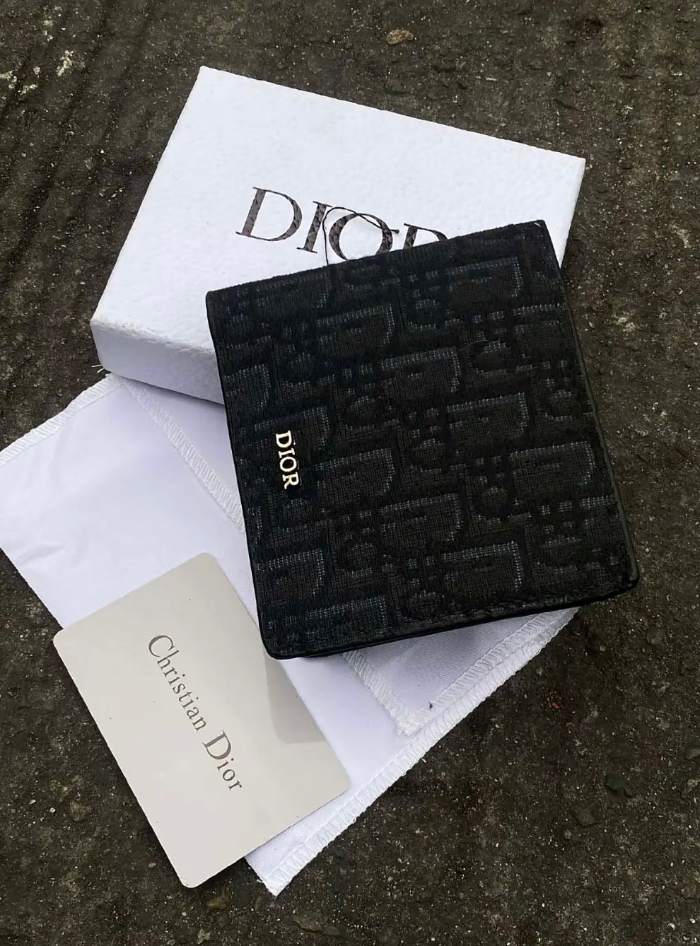 Portefeuille Dior Oblique Noir – Élégance & Prestige