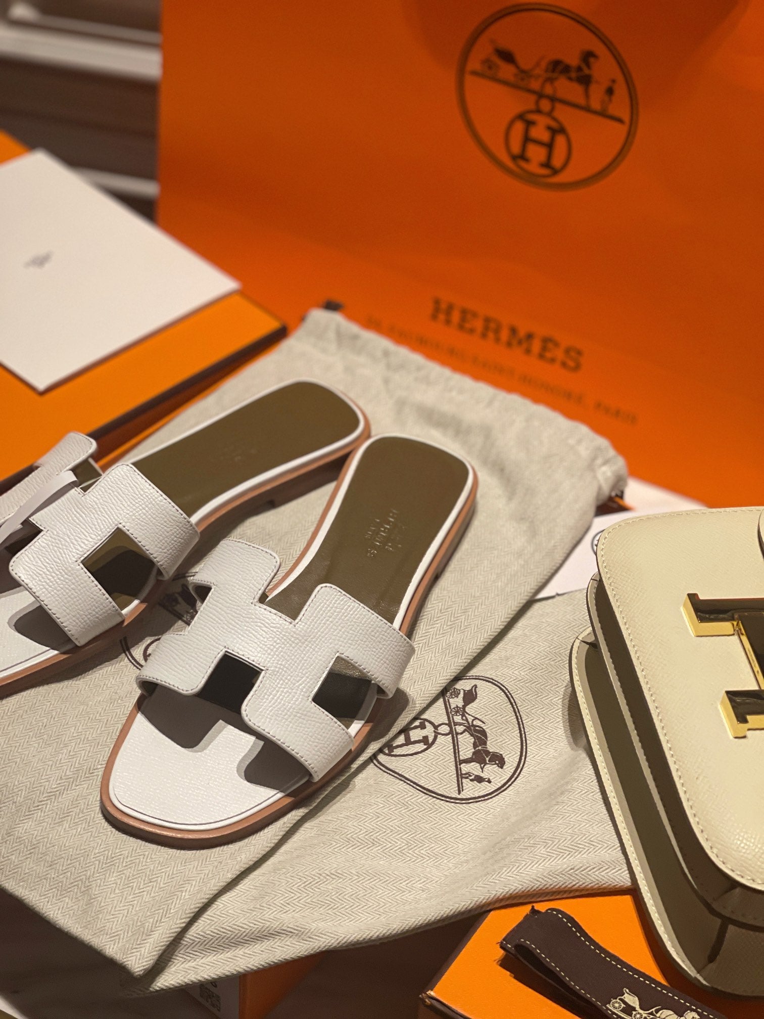 Claquettes Hermès Oran – Élégance & confort premium