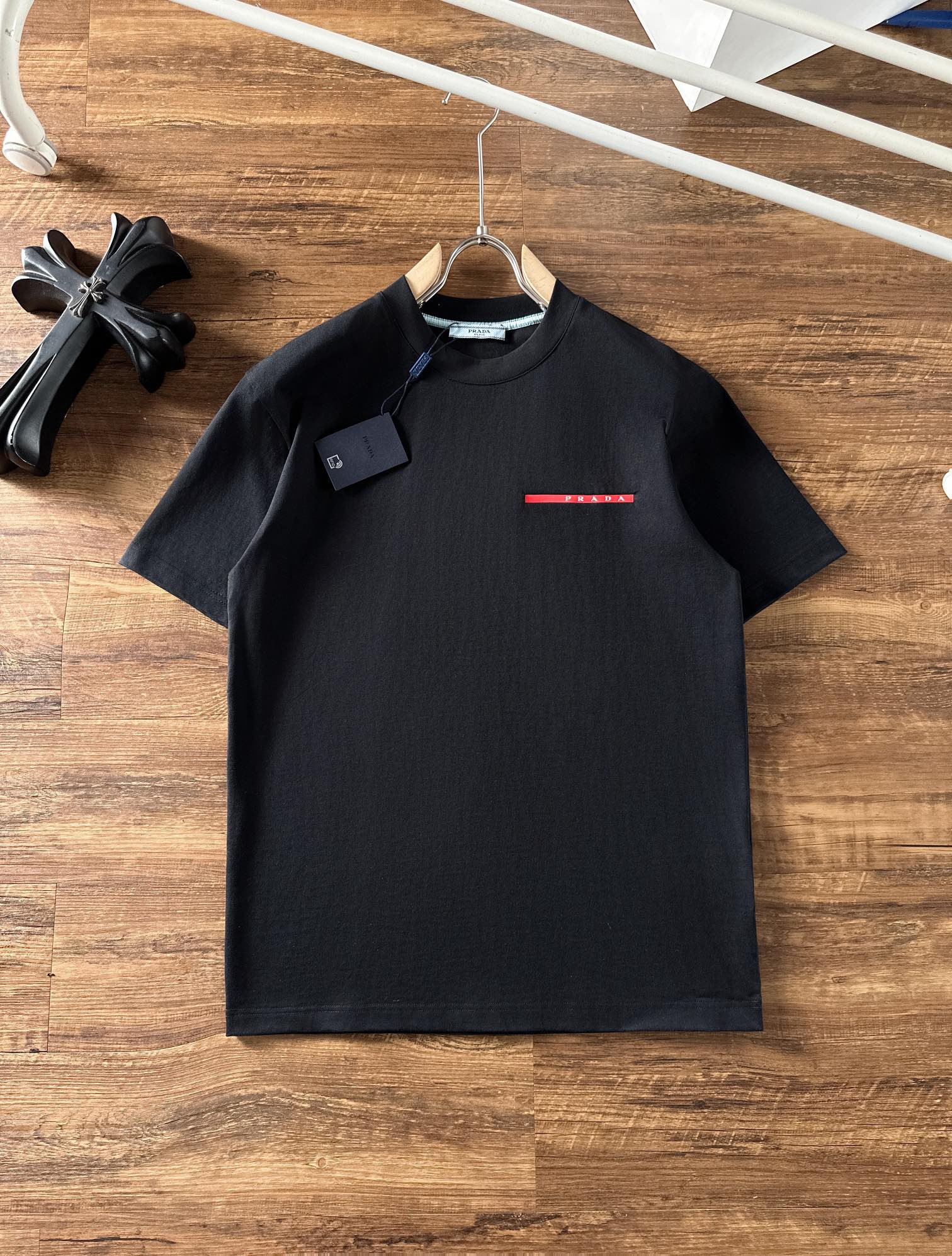 T-Shirt Prada Premium – Minimal Edition