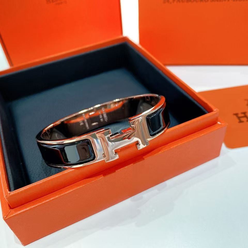Bracelet Luxe Noir & Argent Hermes – Style Chic Intemporel