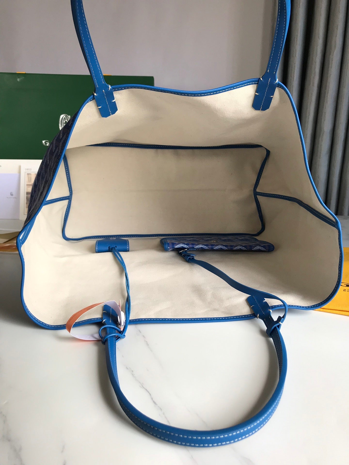 Sac Cabas Premium Inspiré du Voyage – Élégance Intemporelle