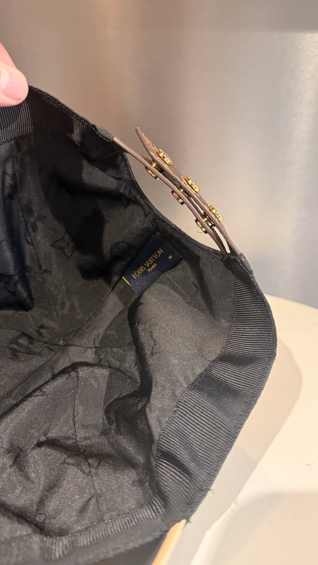 Casquette Louis Vuitton Monogram – Noir & Brown Iconique
