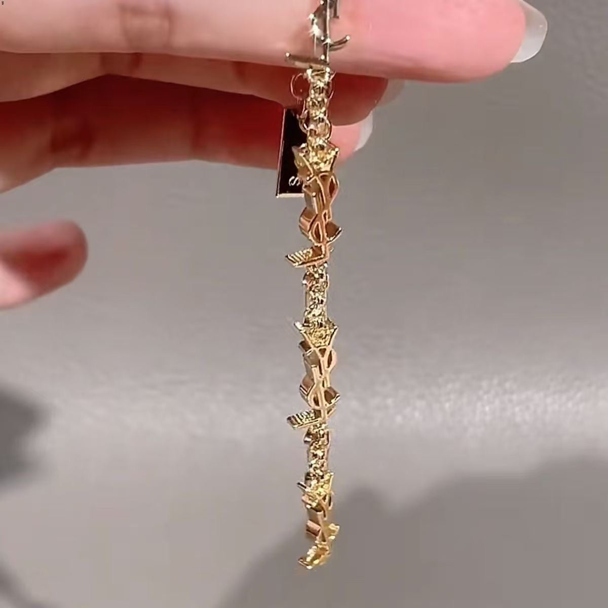 Bracelet Doré Style Luxe – Finition Premium Élégante