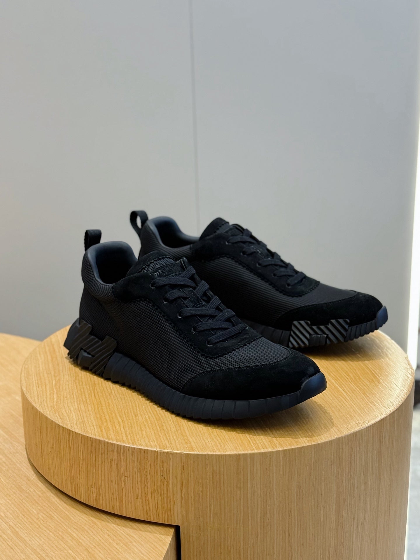 Sneakers Hermès Full Black Premium – Style Luxe Streetwear
