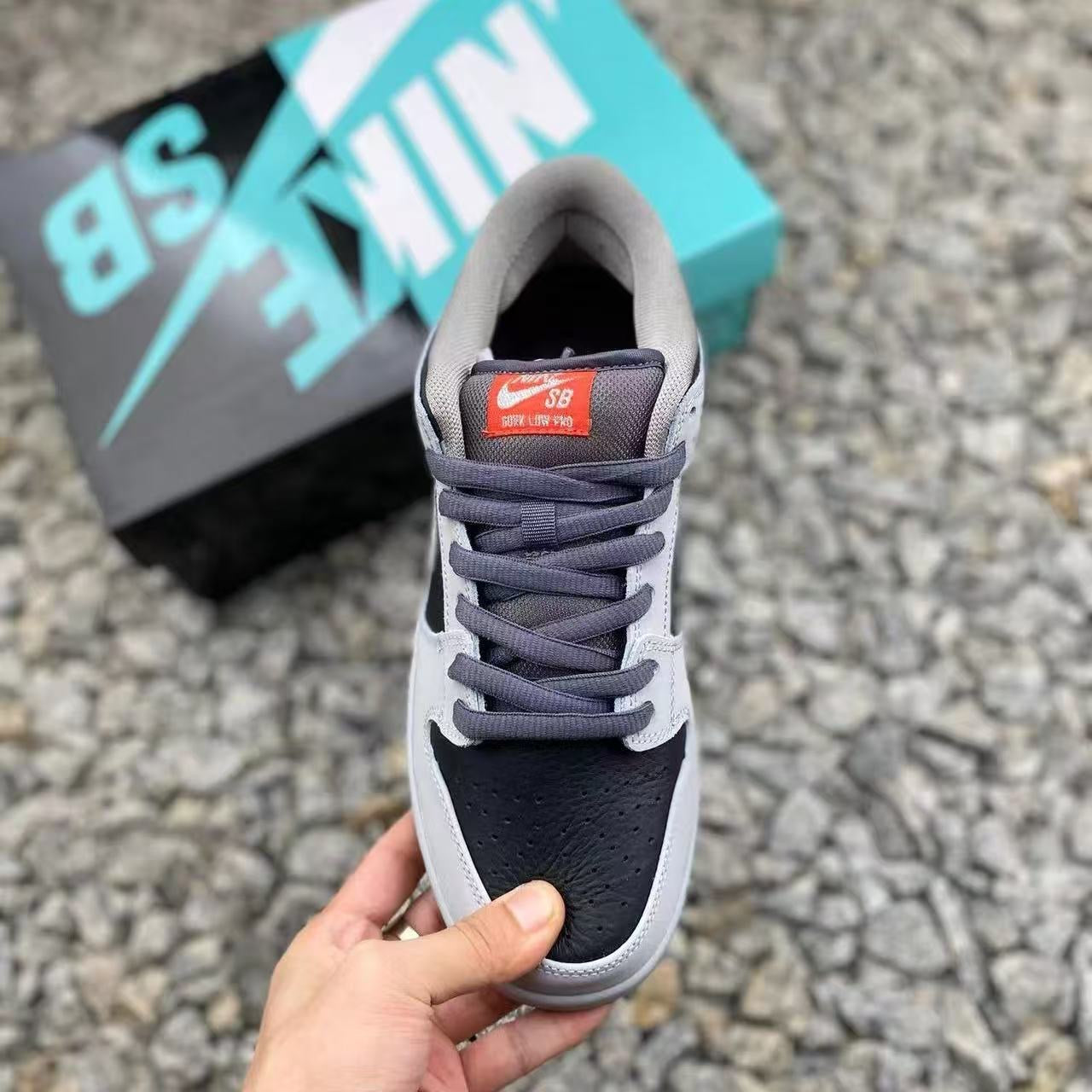 Nike SB Dunk Low Grey Shadow 🩶🖤