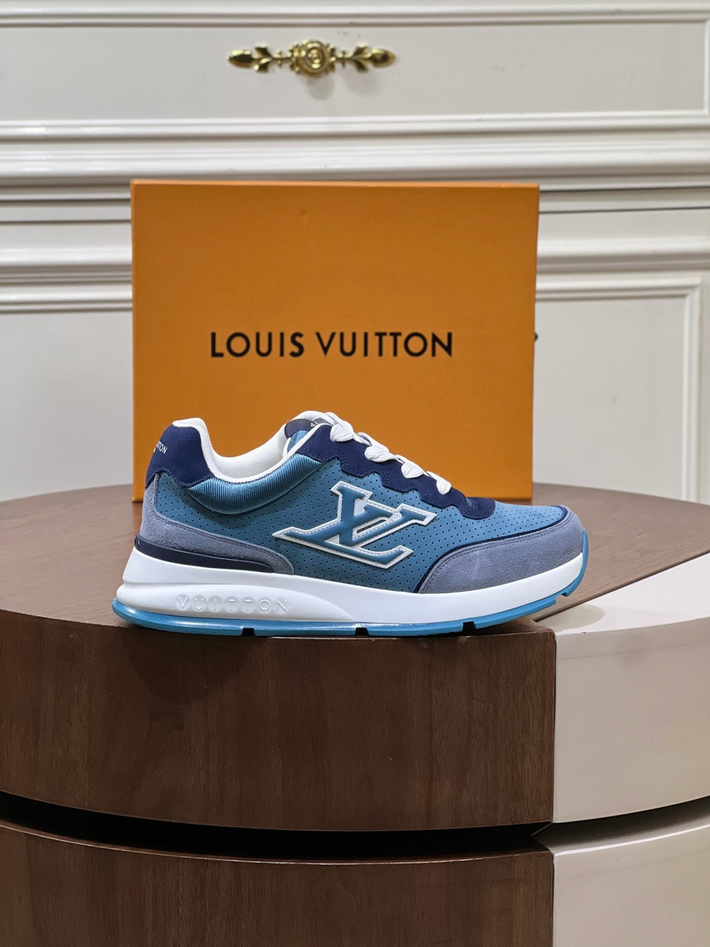Louis Vuitton Runner Bleu Glacier