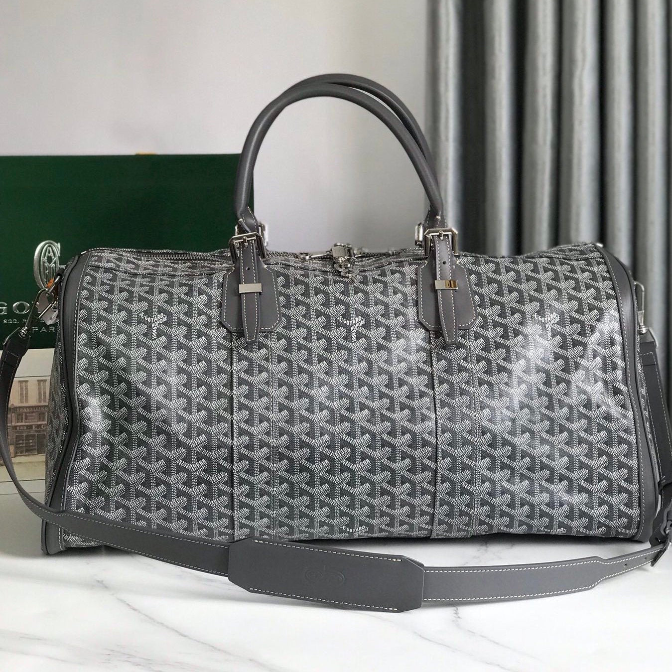 Sac de Voyage Luxe Monogram Gris – Style Goyard – Grande Capacité