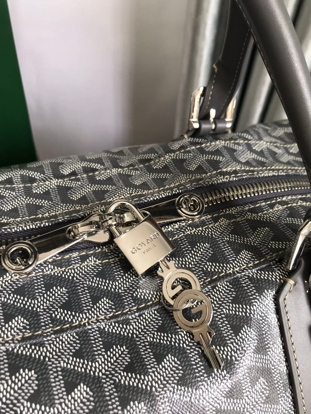 Sac de Voyage Luxe Monogram Gris – Style Goyard – Grande Capacité