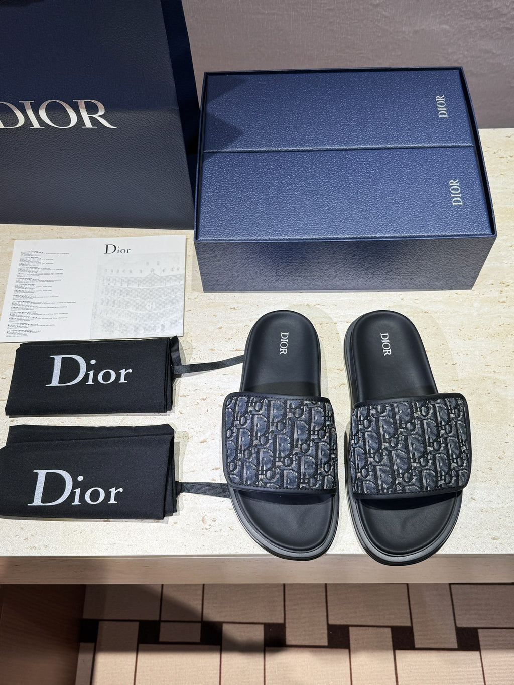 Claquettes Dior Oblique Noires