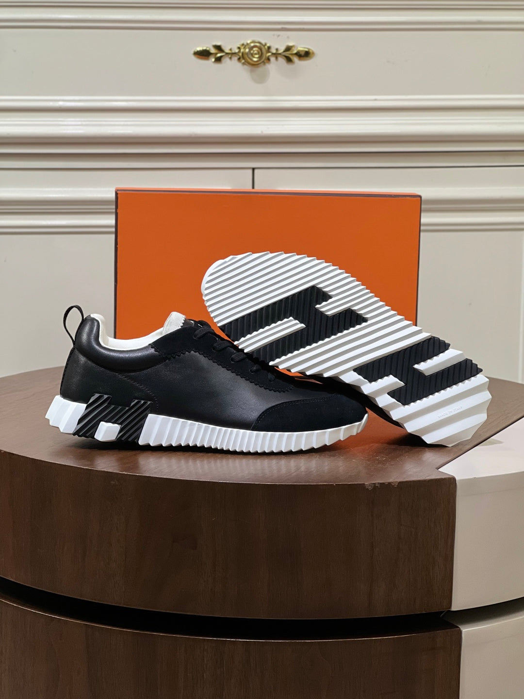 Hermès Bouncing Noires & Blanches – Sneakers Premium